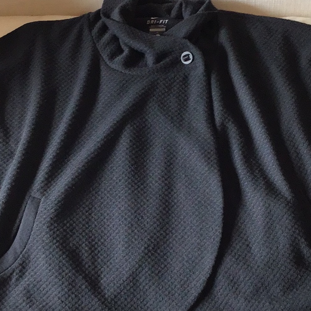 Black crop yoga jacket